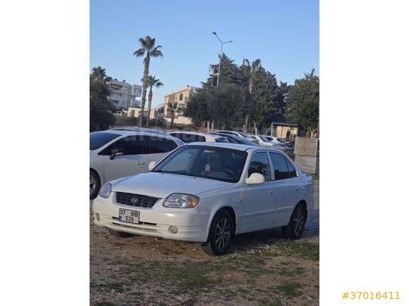 Hyundai Accent 1.5 CRDi Admire 2004 Model DİPDİRİ ARAÇ
