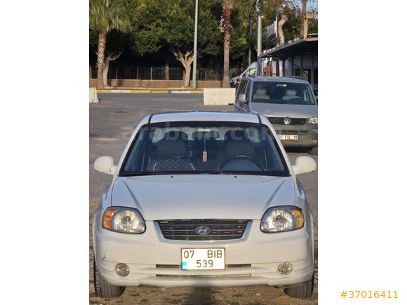 Hyundai Accent 1.5 CRDi Admire 2004 Model DİPDİRİ ARAÇ