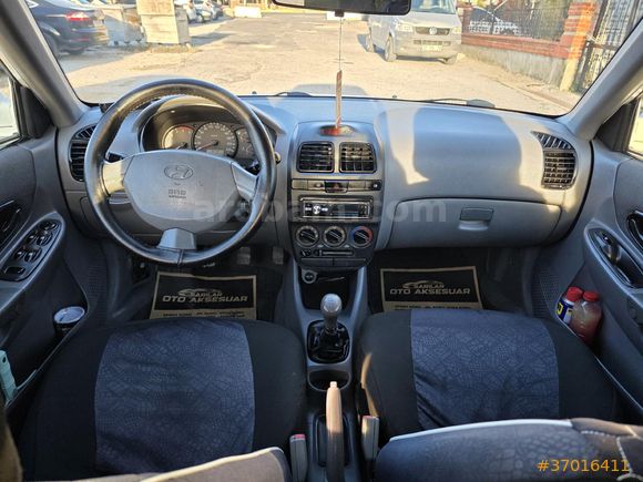 Hyundai Accent 1.5 CRDi Admire 2004 Model DİPDİRİ ARAÇ