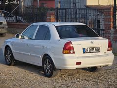 Hyundai Accent 1.5 CRDi Admire 2004 Model DİPDİRİ ARAÇ