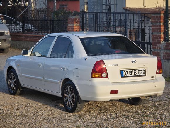 Hyundai Accent 1.5 CRDi Admire 2004 Model DİPDİRİ ARAÇ