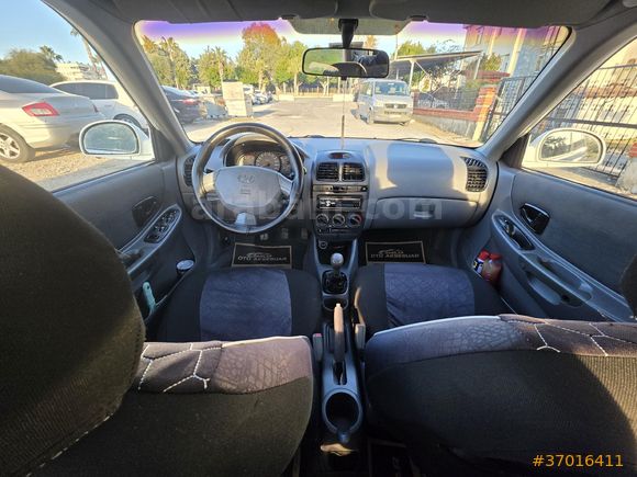 Hyundai Accent 1.5 CRDi Admire 2004 Model DİPDİRİ ARAÇ