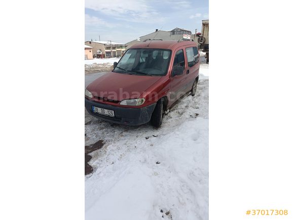 OTOMABİL GEÇİYOR, KOMPLE GÜNEŞ YANIĞI, 356000 KMSahibinden Peugeot Partner 1.9 D Comfort 2003