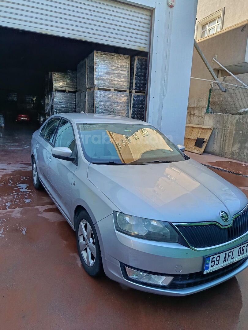 Sahibinden Skoda Rapid 1.2 Ambition 2013 Model 151.000 km Gri (Gümüş) 1