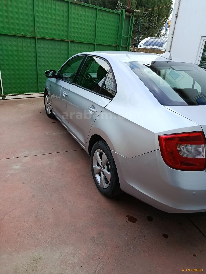 Sahibinden Skoda Rapid 1.2 Ambition 2013 Model 151.000 km Gri (Gümüş) 3