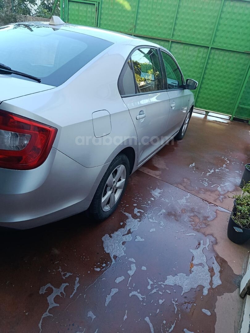 Sahibinden Skoda Rapid 1.2 Ambition 2013 Model 151.000 km Gri (Gümüş) 5
