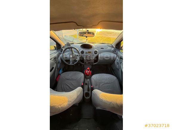 Eczacıdan Toyota Yaris 1.3 Sol 2000 Model
