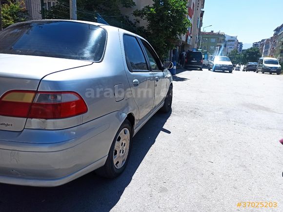 iki boyalı Sahibinden taksi çıkması değildir.Fiat Albea 1.3 Multijet Dynamic 2006 Model  236.000 km Gri
