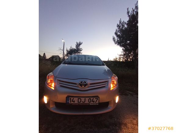 Sahibinden Toyota Auris 1.4 D-4D Comfort Extra 2011 Model  225.000 km Gri