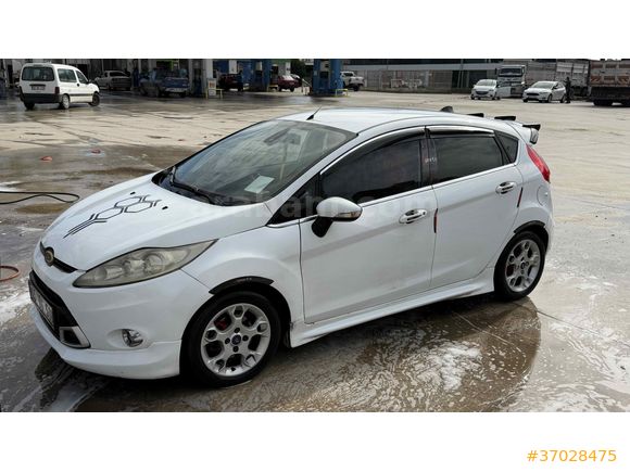 düşük km yeni vizeli  Ford Fiesta 1.4 Titanium Xplus 2012 Model 