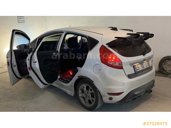düşük km yeni vizeli  Ford Fiesta 1.4 Titanium Xplus 2012 Model 