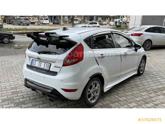düşük km yeni vizeli  Ford Fiesta 1.4 Titanium Xplus 2012 Model 