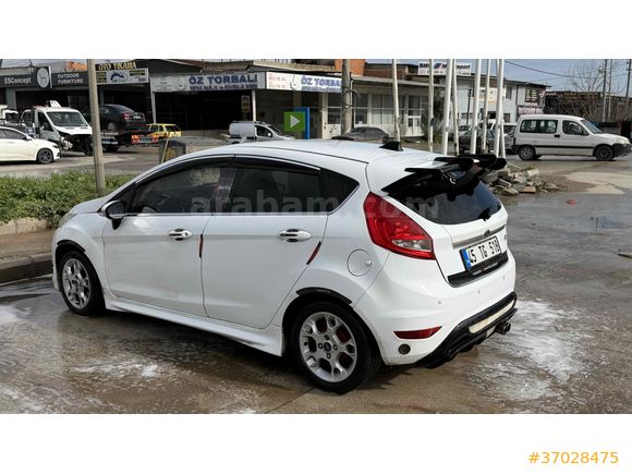 düşük km yeni vizeli  Ford Fiesta 1.4 Titanium Xplus 2012 Model 