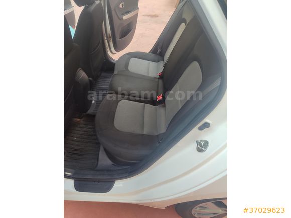 Sahibinden Kia Ceed 1.6 CRDi Comfort 2015 Model