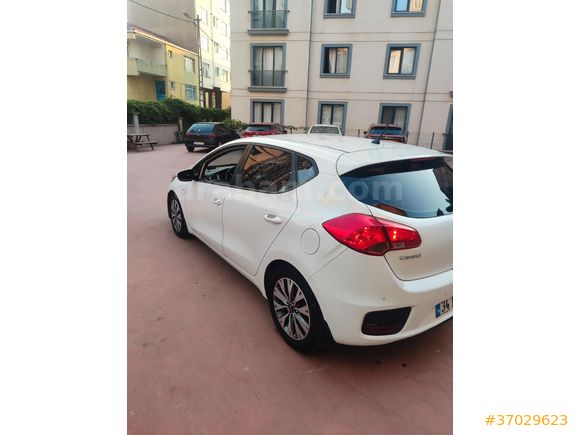 Sahibinden Kia Ceed 1.6 CRDi Comfort 2015 Model