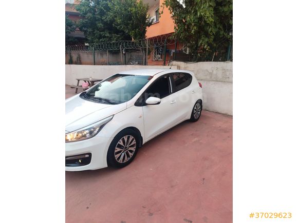 Sahibinden Kia Ceed 1.6 CRDi Comfort 2015 Model