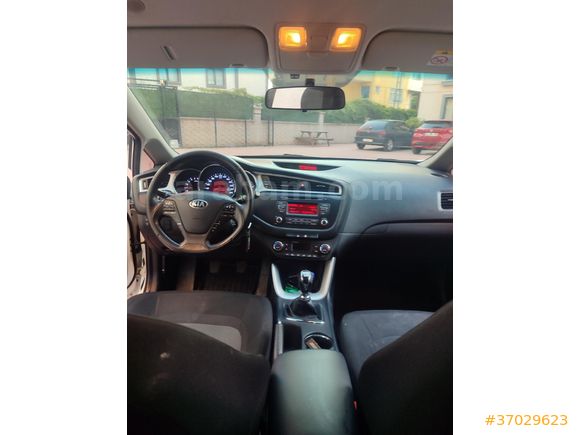 Sahibinden Kia Ceed 1.6 CRDi Comfort 2015 Model