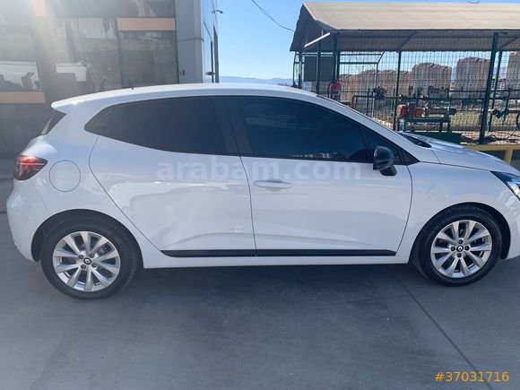 Sahibinden Renault Clio 1.0 SCe Joy 2023 Model 