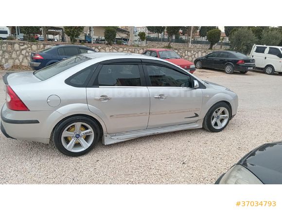 Sahibinden Ford Focus 1.6 Trend 2006 Model