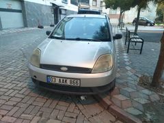 Sahibinden Ford Fiesta 1.4 Comfort 2005 Model  310.000 km Gri (Gümüş)