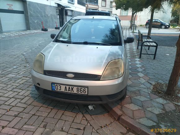 Sahibinden Ford Fiesta 1.4 Comfort 2005 Model  310.000 km Gri (Gümüş)