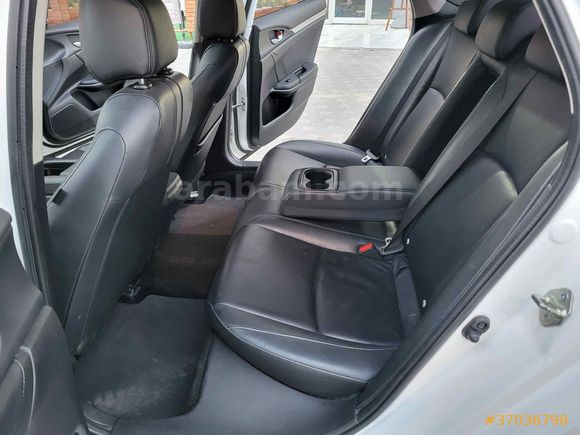 Sahibinden Honda Civic 1.6 i-VTEC Executive 2018 Model  122.000 km Beyaz