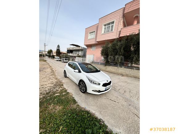 Sahibinden Kia Ceed 1.6 CRDi Premium 2015 Model  136.000 km Beyaz