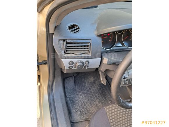 Sahibinden Opel Astra 1.6 Essentia 2005 Model İstanbul 228.000 km Sarı