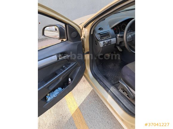 Sahibinden Opel Astra 1.6 Essentia 2005 Model İstanbul 228.000 km Sarı