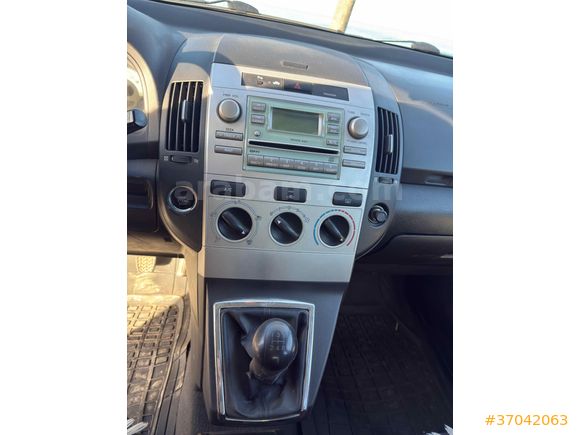 Sahibinden Toyota Corolla 1.6 Verso 2004 Model