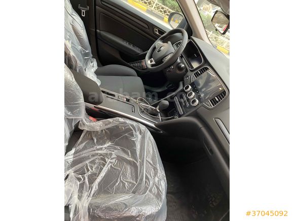 Sahibinden Renault Megane 1.3 TCe Touch PLAS 2025 Model 
