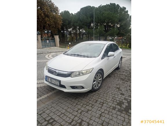 Sahibinden Honda Civic 1.6 i-VTEC Eco Premium 2013 Model