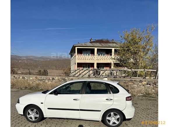 Sahibinden Seat Ibiza 1.2 Reference 2006 Model  275 bin km Beyaz