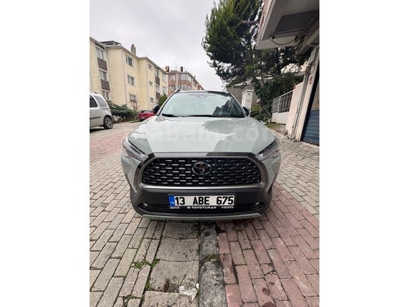 SAHİBİNDEN TOYOTA COROLLA CROSS 1.8 PASSİON X-PACK 2024 MODEL
