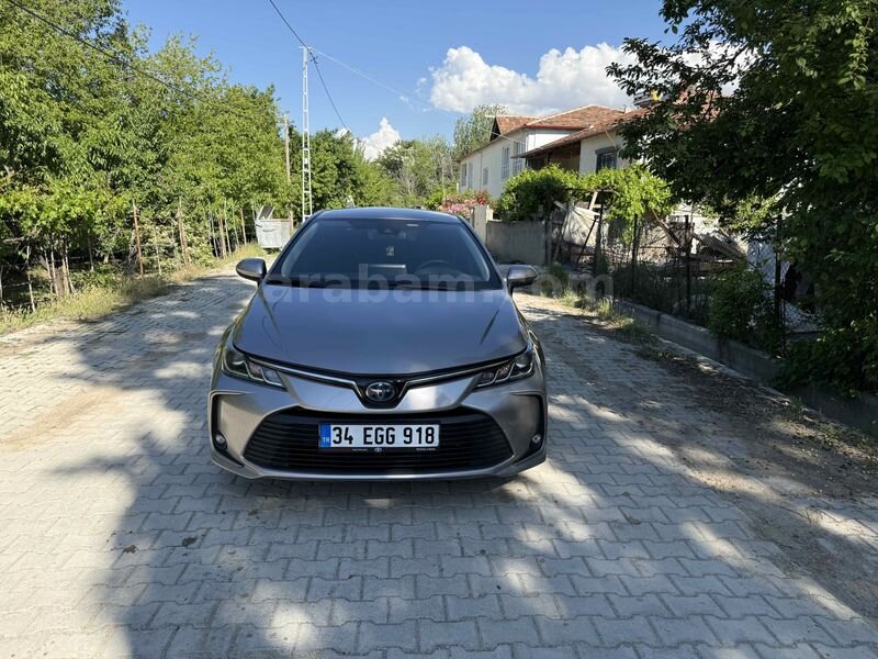 Galeriden Toyota Corolla 1.8 Hybrid Dream 2021 Model Malatya 101.000 km Gri (metalik)