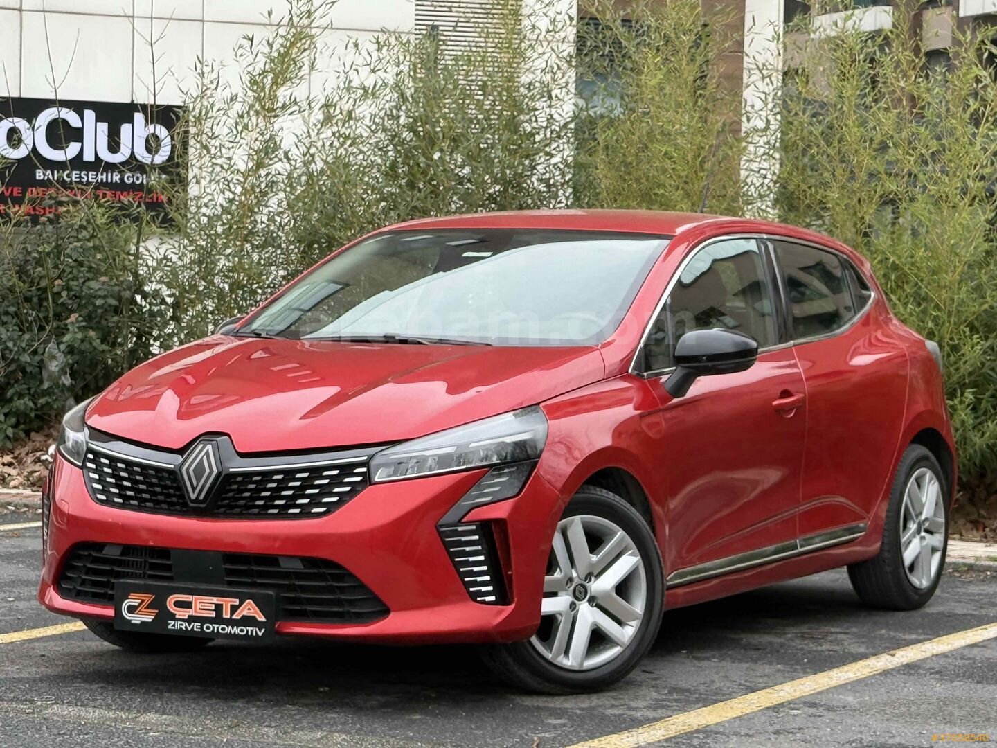 Galeriden Renault Clio 1.0 TCe Evolution 2023 Model İstanbul 52.000 km Kırmızı 2