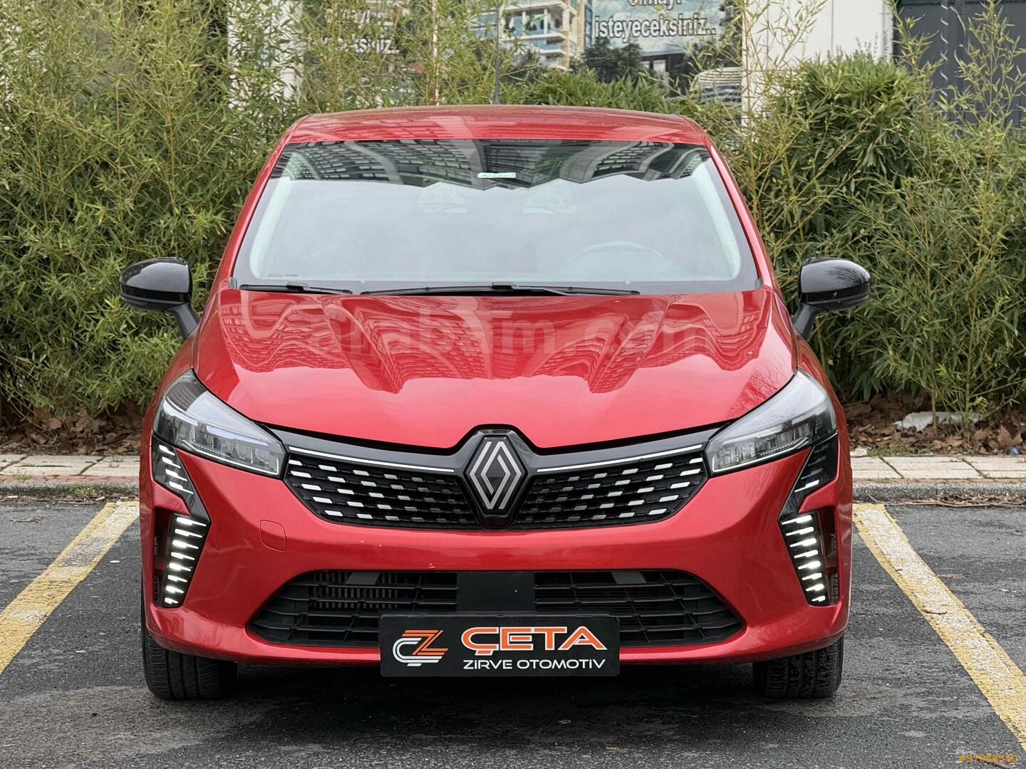 Galeriden Renault Clio 1.0 TCe Evolution 2023 Model İstanbul 52.000 km Kırmızı 5