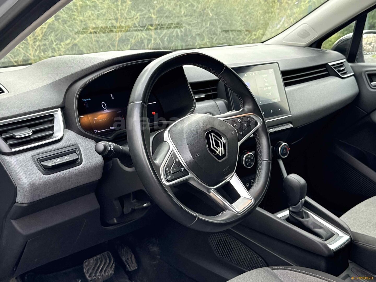 Galeriden Renault Clio 1.0 TCe Evolution 2023 Model İstanbul 51.000 km Gri (titanyum) 7