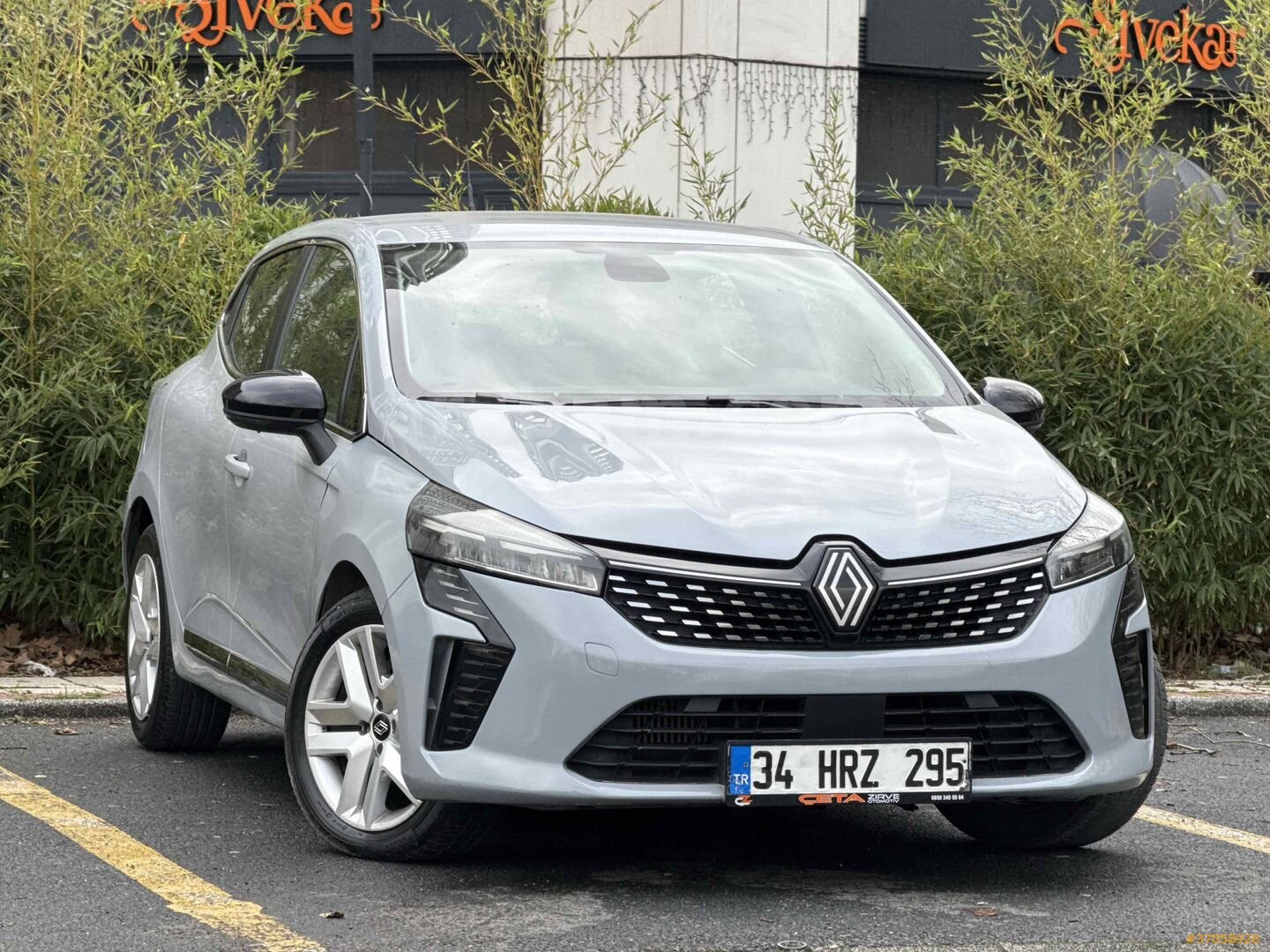 Galeriden Renault Clio 1.0 TCe Evolution 2023 Model İstanbul 51.000 km Gri (titanyum) 4