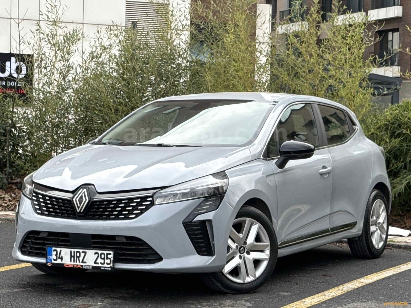 Galeriden Renault Clio 1.0 TCe Evolution 2023 Model İstanbul 51.000 km Gri (titanyum) 2