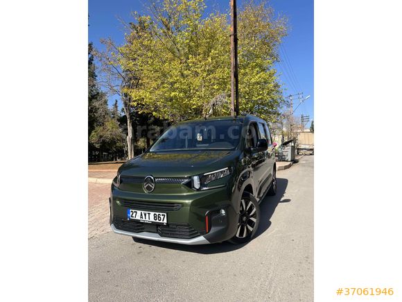 Sahibinden Citroen Berlingo 1.5 BlueHDI Shine Bold 2024 Model  23.000 km Yeşil