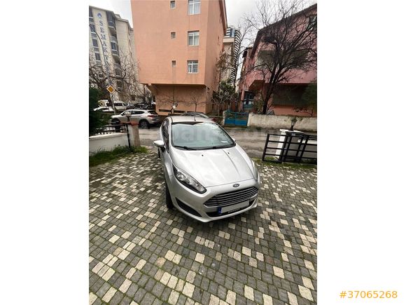 2014 çıkışlı Ford Fiesta 1.5TDCI boyasız hatasız hasar kayıtsız 