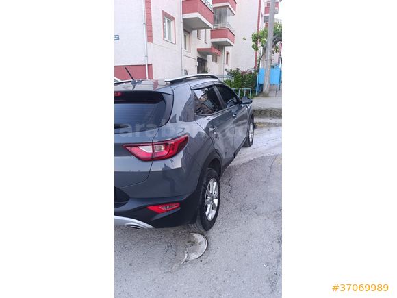 Sahibinden Kia Stonic 1.4 MPI Cool 2022 Model Trabzon 61.000 km Füme