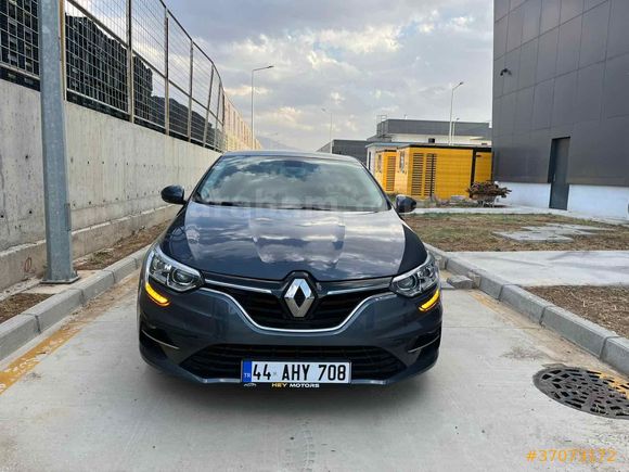 Sahibinden Renault Megane 1.3 TCe Touch 2023 Model Malatya 79.700 km Gri (titanyum)