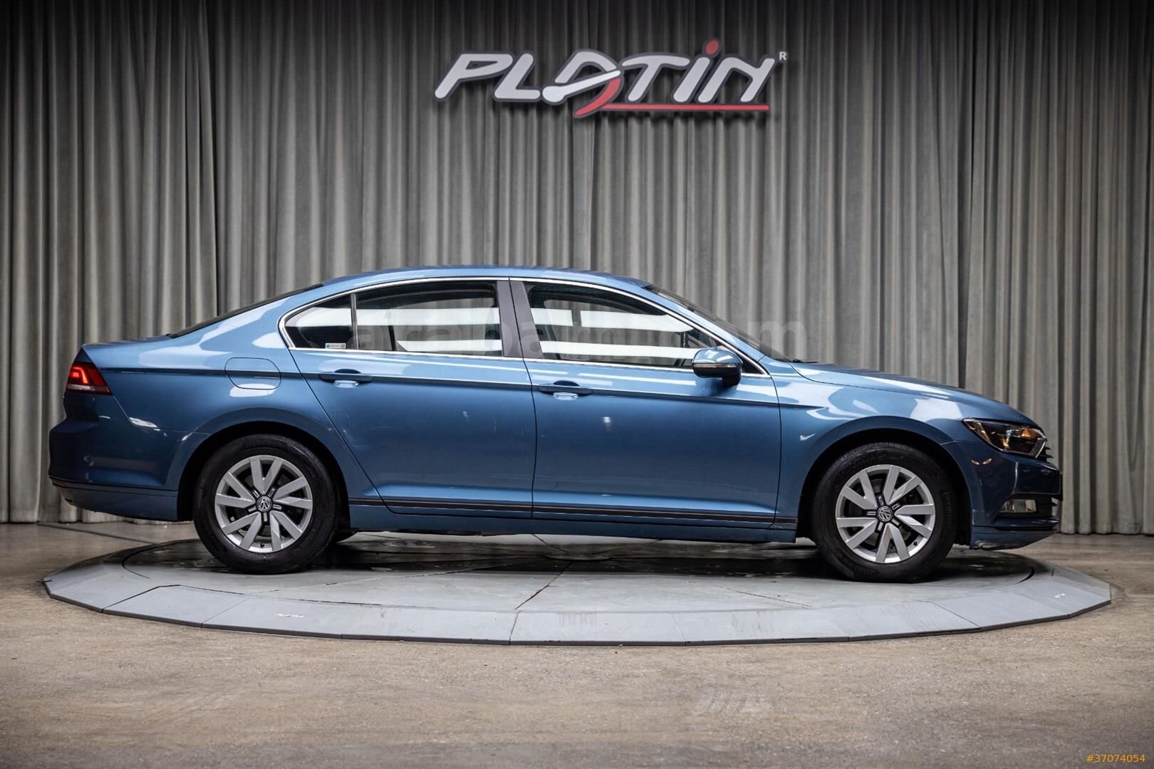 Galeriden Volkswagen Passat 1.6 TDi BlueMotion Trendline 2016 Model İstanbul 162.000 km Mavi 7