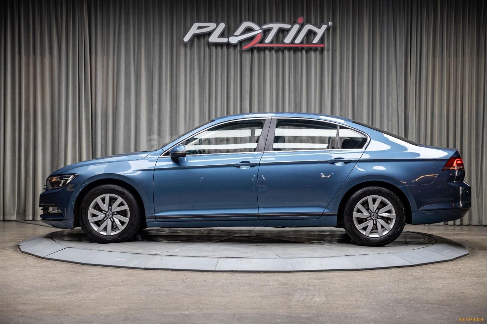 Galeriden Volkswagen Passat 1.6 TDi BlueMotion Trendline 2016 Model İstanbul 162.000 km Mavi 3