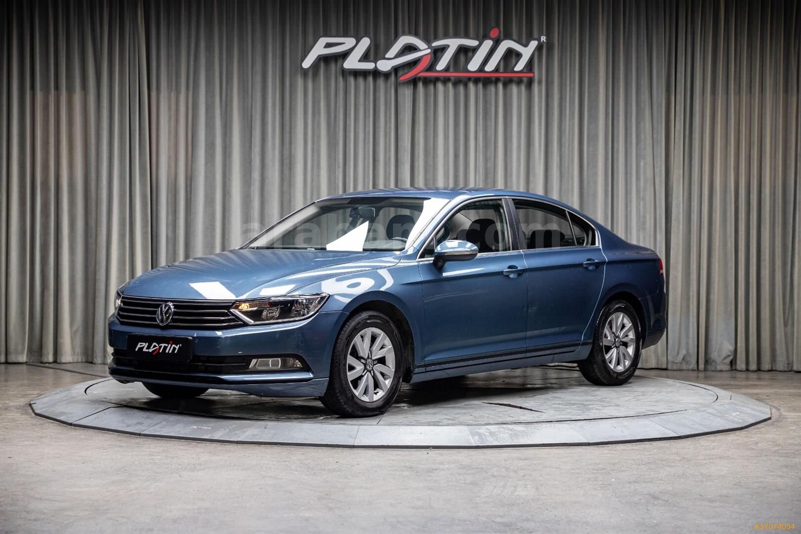 Galeriden Volkswagen Passat 1.6 TDi BlueMotion Trendline 2016 Model İstanbul 162.000 km Mavi 1