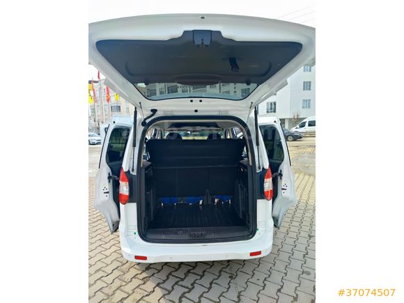 Sahibinden Ford Tourneo Courier 1.5 TDCi Titanium Plus 2022 Model