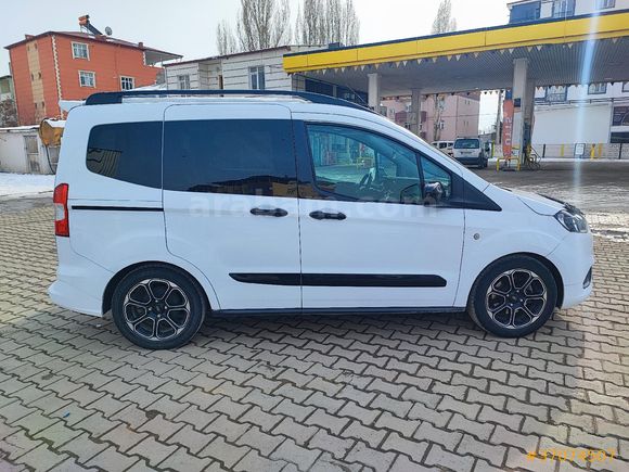 Sahibinden Ford Tourneo Courier 1.5 TDCi Titanium Plus 2022 Model