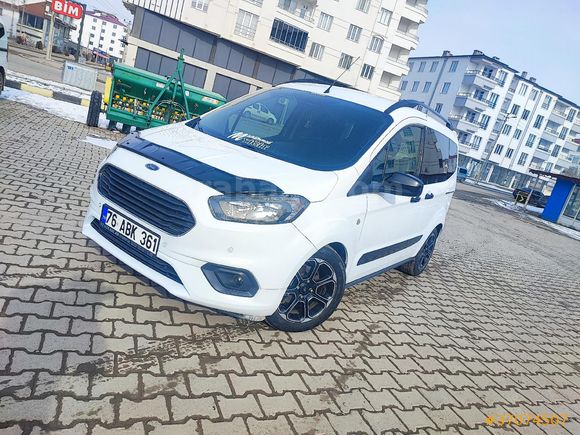 Sahibinden Ford Tourneo Courier 1.5 TDCi Titanium Plus 2022 Model